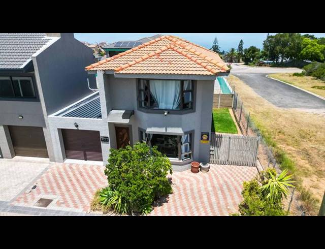 2 BEDROOM TOWNHOUSE FOR SALE IN DANA BAY